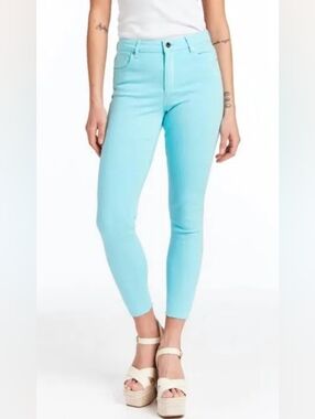 Tractr Slim Cropped Jeans in Aqua